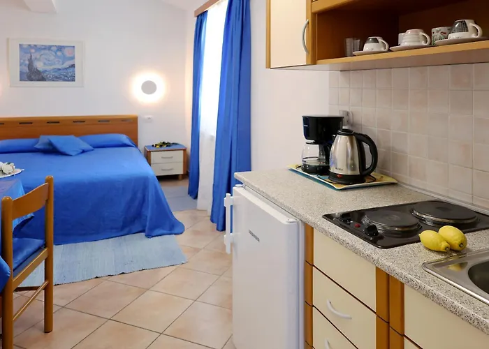 House Maric פורץ