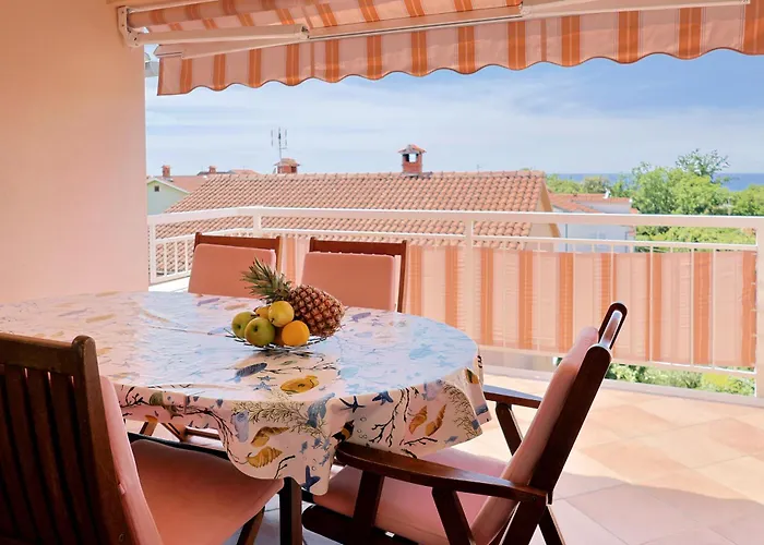 House Maric アパート ポレッチ